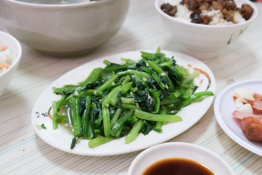 早安魚仔湯, 台南魚湯, 青年路美食, 台南傳統早餐, 台南美食, 台南小吃, 台南鮮魚湯, 台南隱藏版美食, 台南石斑魚湯, 東市場美食