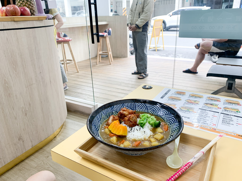 飯飯堂台南仁德店, 仁德美食, 沖繩飯糰, 仁德飯糰, 仁德咖喱飯, 仁德雞唐揚