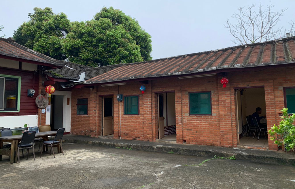 苗栗三義穎川美食館｜隱藏版客家美食，三合院特色餐廳，懷舊又復古