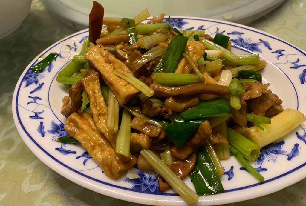 苗栗三義穎川美食館｜隱藏版客家美食，三合院特色餐廳，懷舊又復古