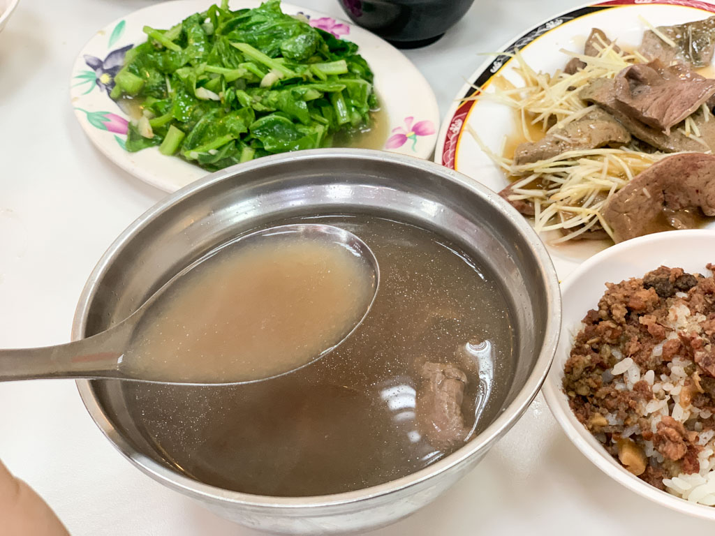 旗哥牛肉湯, 台南牛肉湯, 台南好市多附近美食, 台南北區牛肉湯, 台南美食, 台南牛燥飯