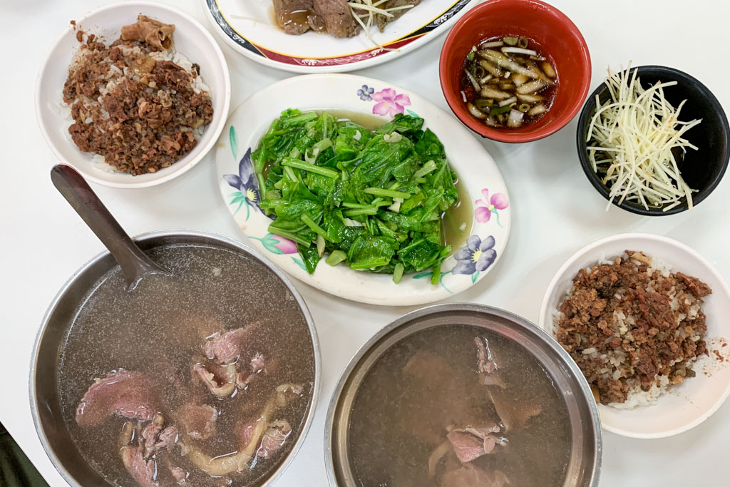 旗哥牛肉湯, 台南牛肉湯, 台南好市多附近美食, 台南北區牛肉湯, 台南美食, 台南牛燥飯