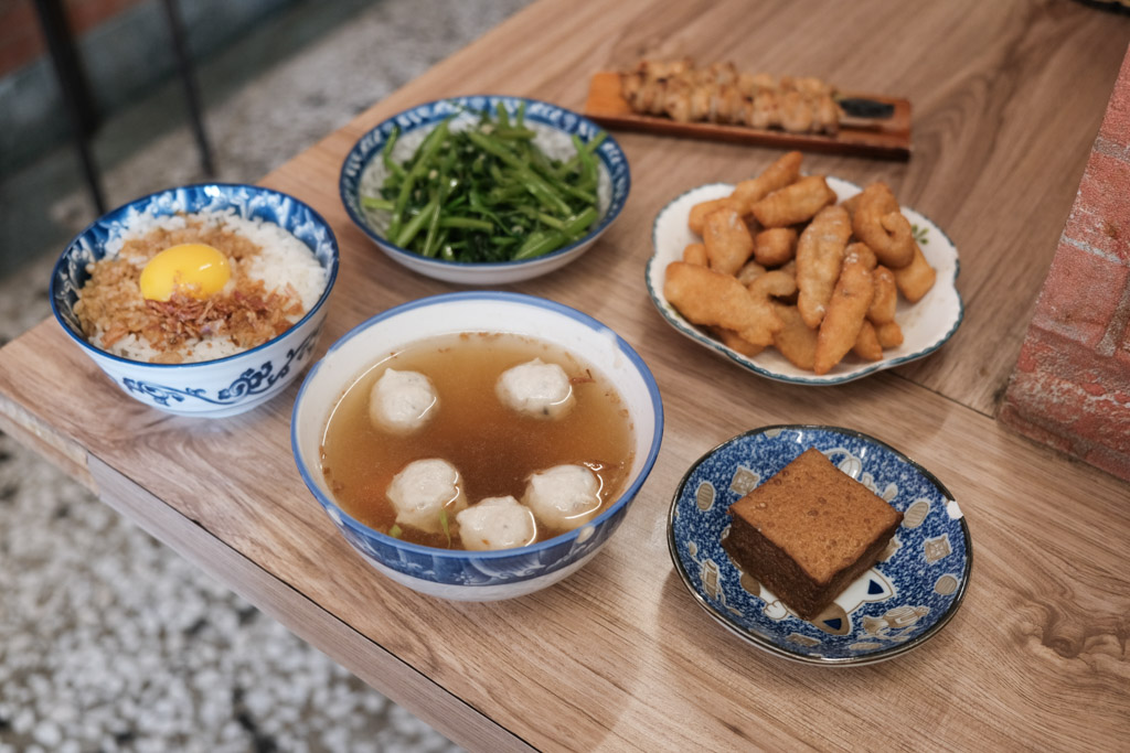 鼎富發菜單, 鼎富發豬油拌飯, 台南小吃, 台南豬油拌飯, 台南觀光客店, 台南生雞蛋拌飯