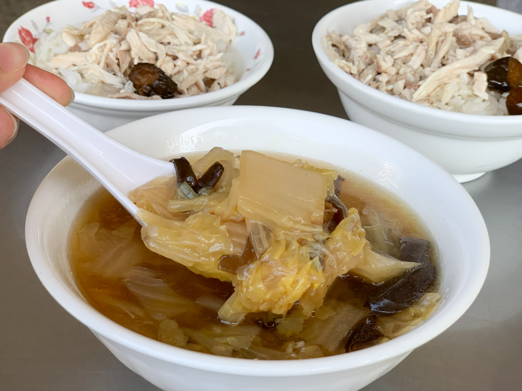 嘉義廖火雞肉飯，台南府連路上的隱藏版火雞肉飯！扁魚白菜特別好吃～