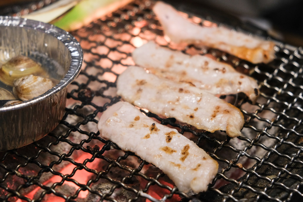 田季發爺燒肉放題！超魔法哈利波特裝潢，近百道肉品、海鮮、哈根達斯吃到飽！