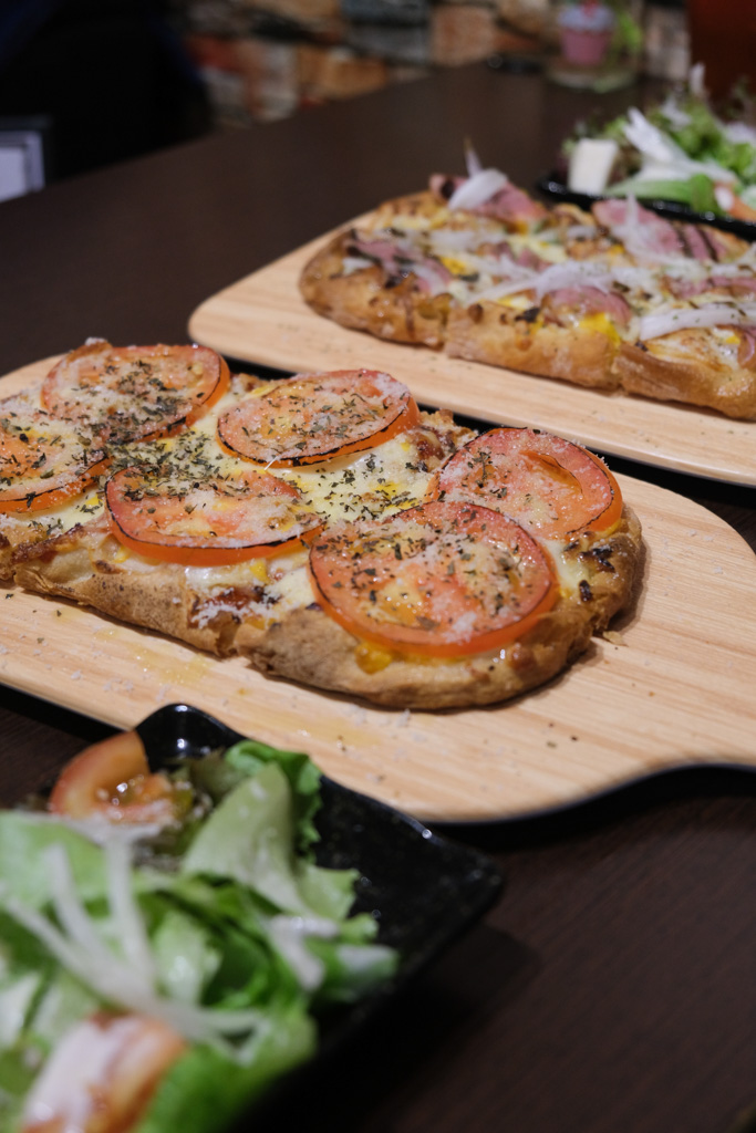 Wa Mei Ja 義式披薩專賣店，不一樣的羅馬Pizza，長方形造型，口味選擇超多樣！