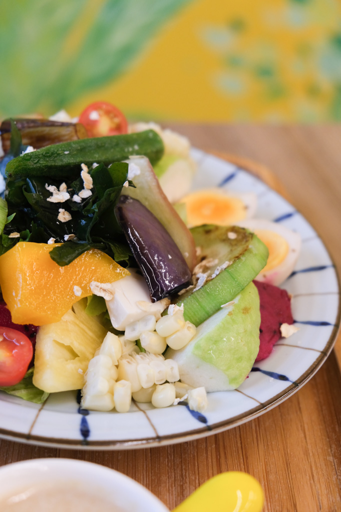 台中火車站「阿飛Brunch」大面彩繪牆的森林系早午餐店，寵物友善餐廳