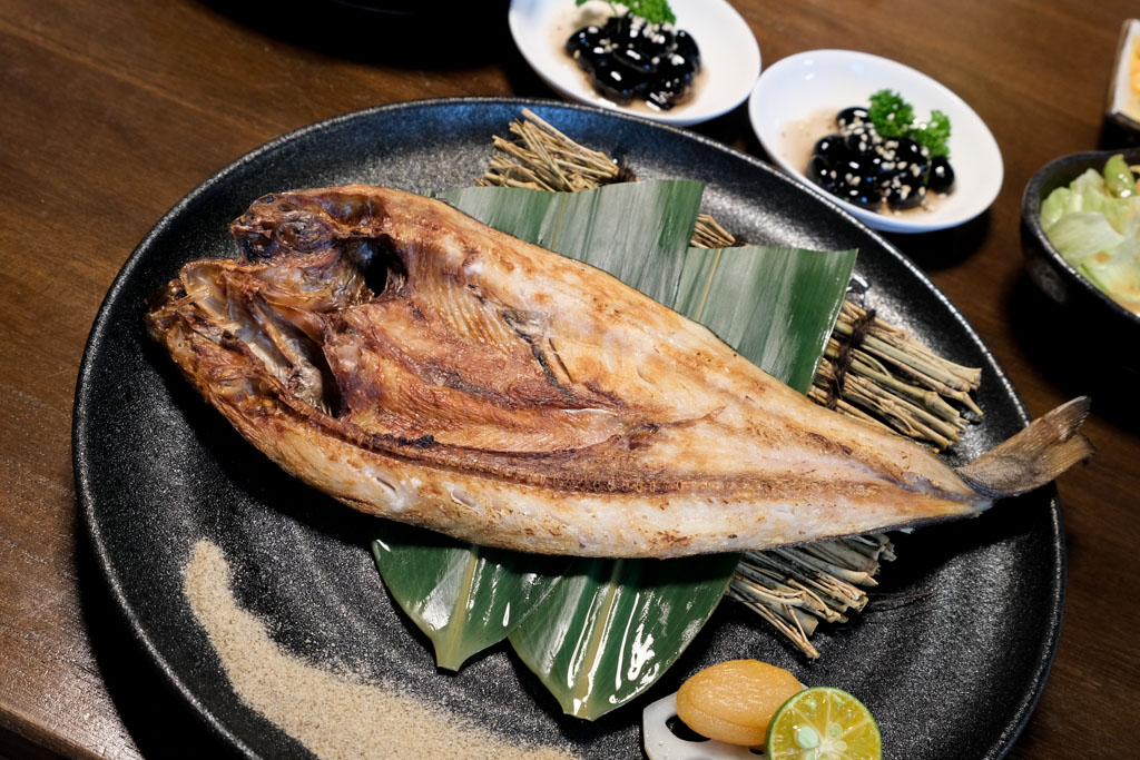 千汌日本料理｜超貼心的狗狗免費壽司鮮食餐，台中寵物友善餐廳大推薦！