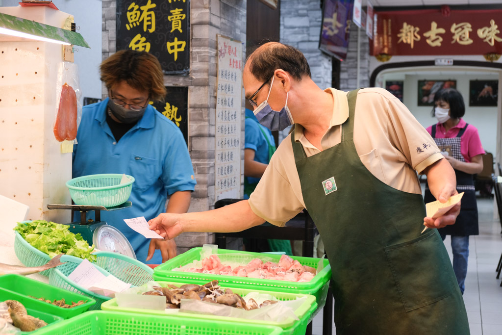 慶平海產, 安平美食, 台南海產店, 台南熱炒, 台南螃蟹粥, 安平海產店, 鬧著玩推薦