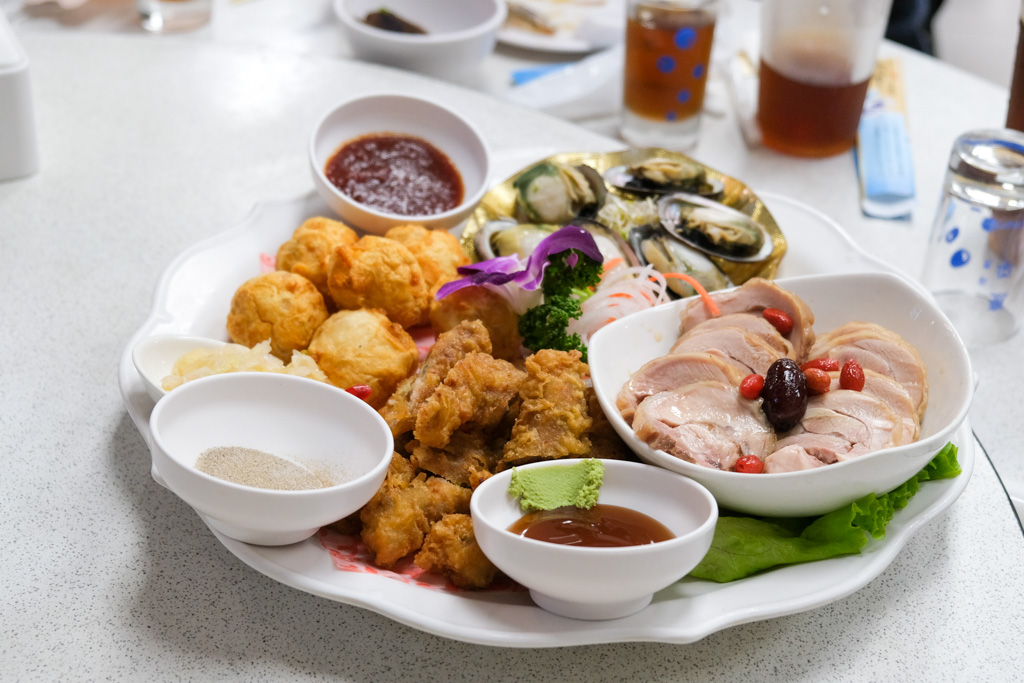 安平生猛海鮮餐廳｜慶平海產，跟著《鬧著玩》腳步到安平港旁大啖海鮮！