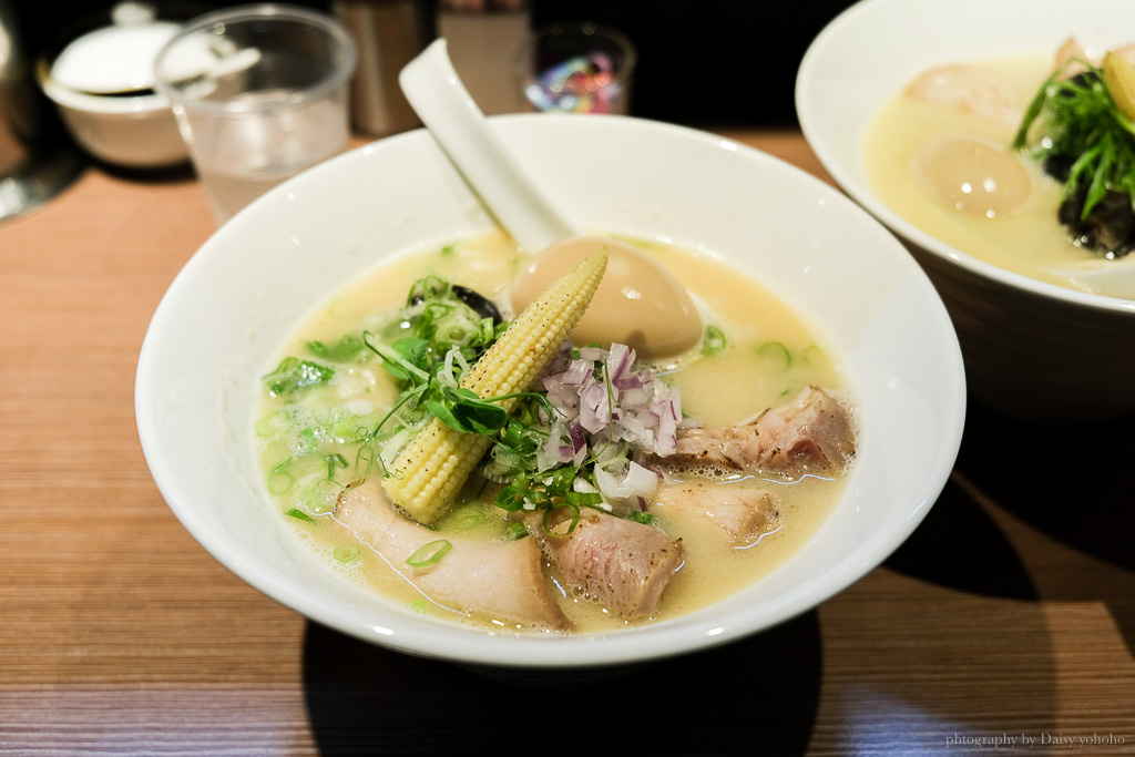 淳鳩一夫拉麵｜台南人氣日式拉麵，招牌雞白湯，來加一根巨型蟹肉棒！