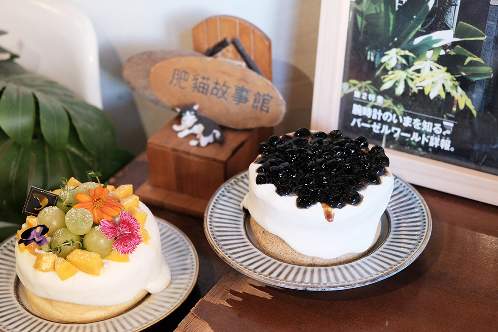 台南神農街文青咖啡店「肥貓咖啡」，招牌珍奶伯爵戚風蛋糕，還有貓店長熱情招呼款待！