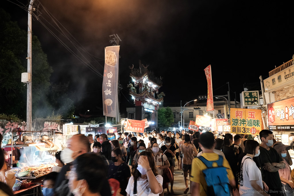 恆春夜市, 屏東美食, 週日限定恆春夜市營業時間, 恆春夜市美食, 皮蛋臭豆腐, 恆春地瓜球, 恆春景點