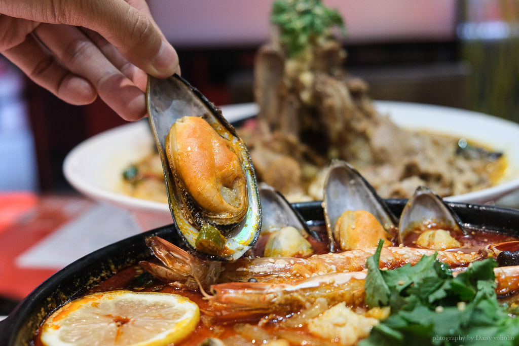 江小漁酸菜魚｜比臉盆大的芙蓉魚火鍋！酸菜比魚好吃，多種口味不怕吃膩！