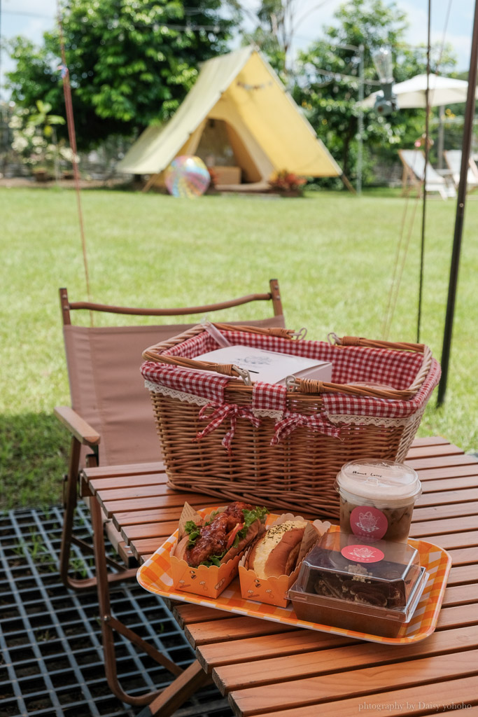 嘉義帳篷野餐「Picgather 吾友野事」環境超美的寵物友善餐廳，大草坪、白色貨櫃