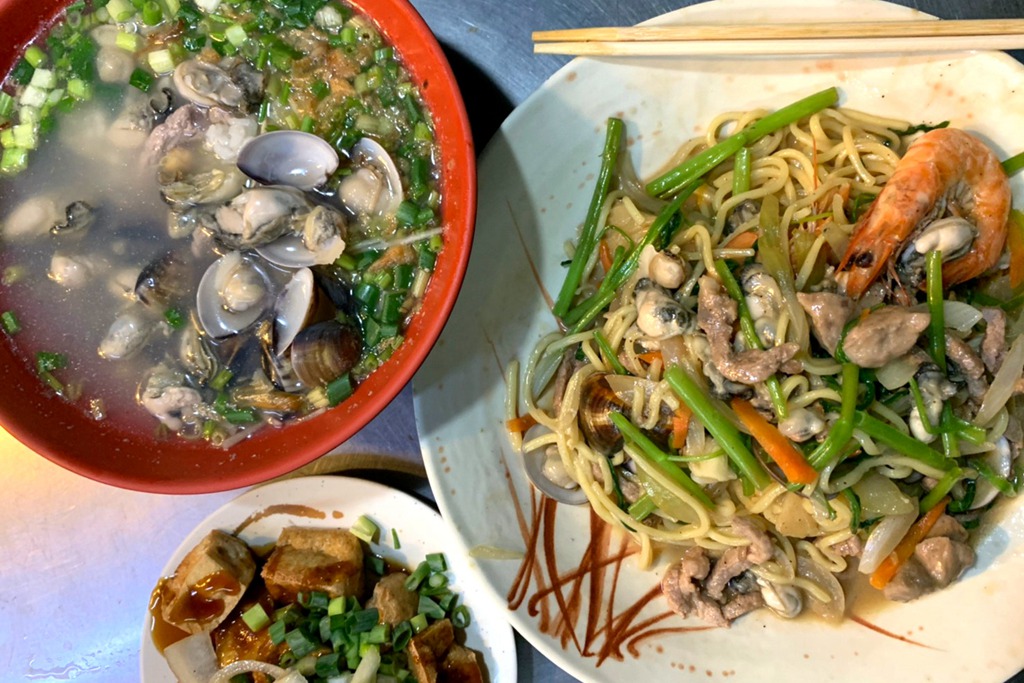 台中南區美食｜工學市場攤號85的深夜食堂｜意外晚餐、宵夜的美味新發現