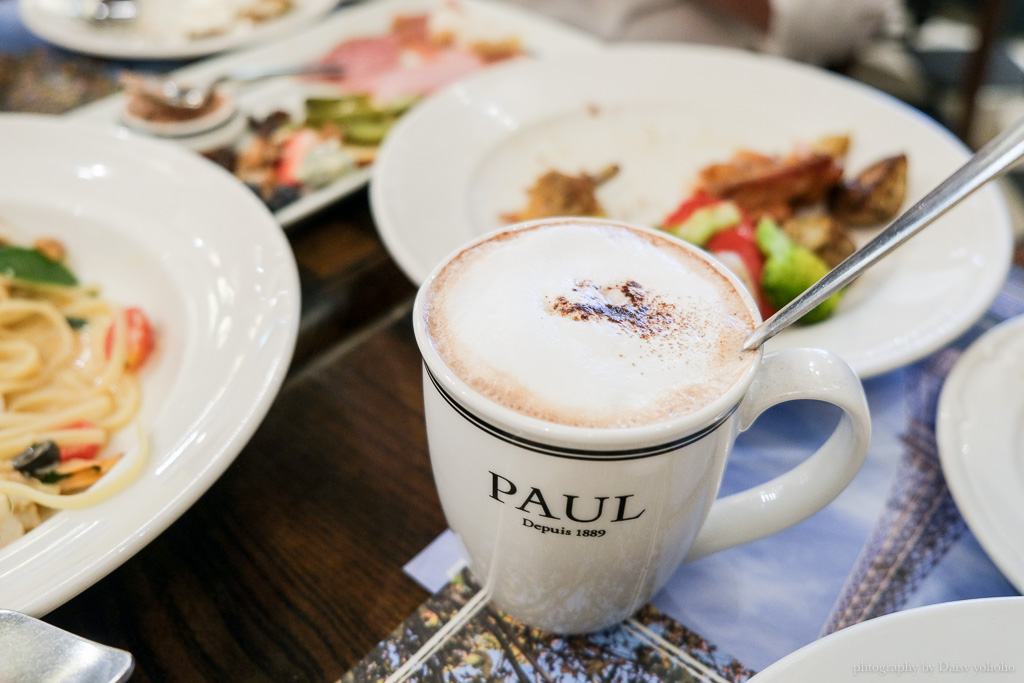 花都法國百年烘焙品牌「PAUL保羅」信義A9店，新光三越中的法式小餐館