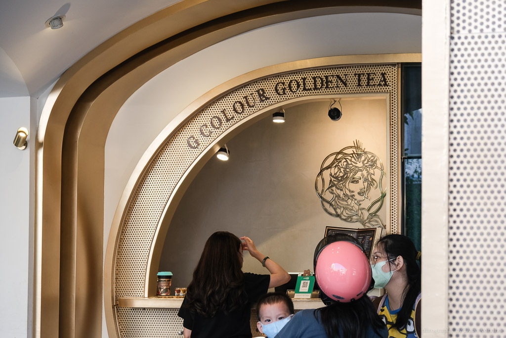 台中飲料店｜G Colour 金色魔法紅茶，一斤60萬世界級的「極致焙火工藝」！將「茶金」裝進絕美手搖杯
