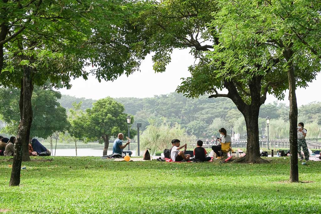 台南歐風建築「奇美博物館」花園草坪野餐，白色宮殿為背景，一秒飛歐洲！