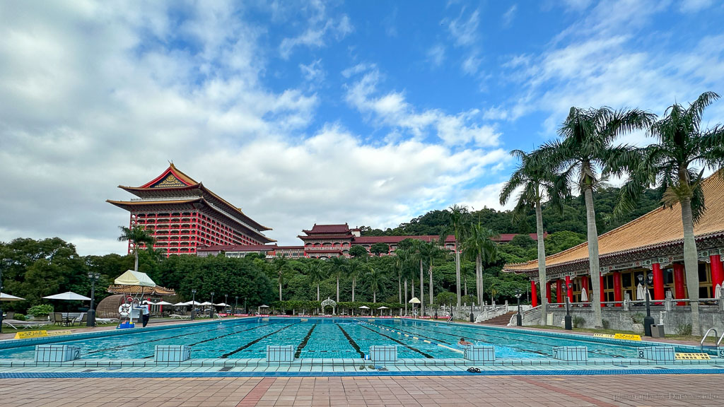 圓山大飯店, 圓山大飯店密道, 圓山大飯店泳池, 台北奧林匹克泳池, 台北住宿, 士林住宿, 圓山飯店機車怎麼騎