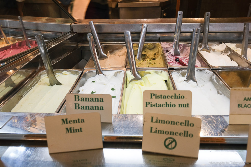 羅馬百年冰淇淋店「Gelateria Giolitti」教宗也愛這間，鮮奶油超好吃！免費加起來！