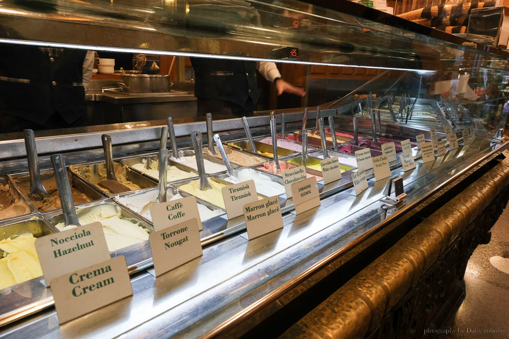 羅馬百年冰淇淋店「Gelateria Giolitti」教宗也愛這間，鮮奶油超好吃！免費加起來！