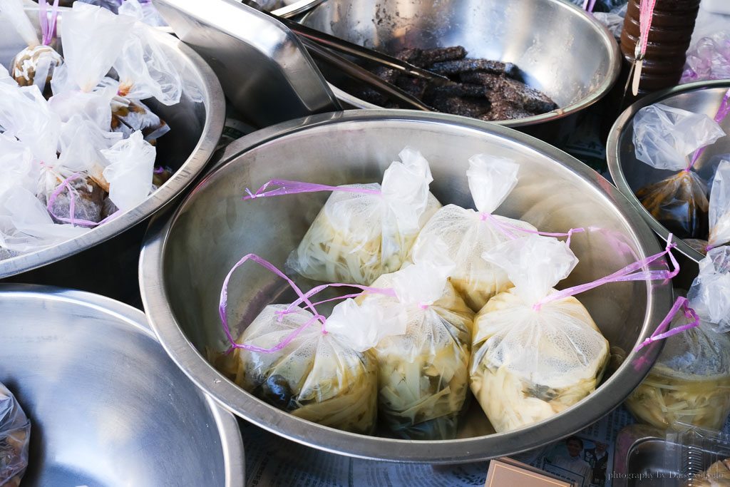 嘉義竹崎市場「悟食美味」飄香40年的甘蔗雞、鹹水雞，鹹甜香鴨米血特好吃！