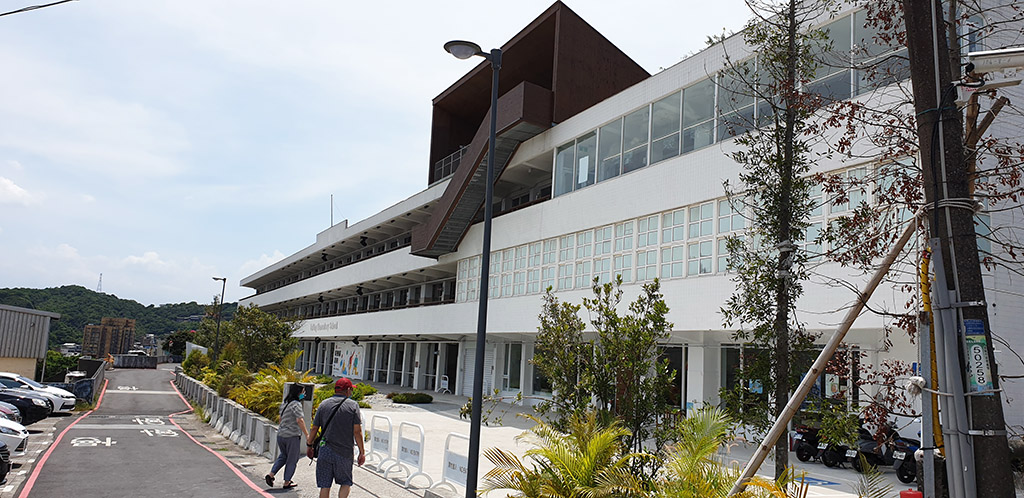 太平國小青鳥書屋｜基隆廢棄國小改造旅遊新景點，地標公園旁文青書店咖啡廳眺望基隆港 @黛西優齁齁 DaisyYohoho 世界自助旅行/旅行狂/背包客/美食生活