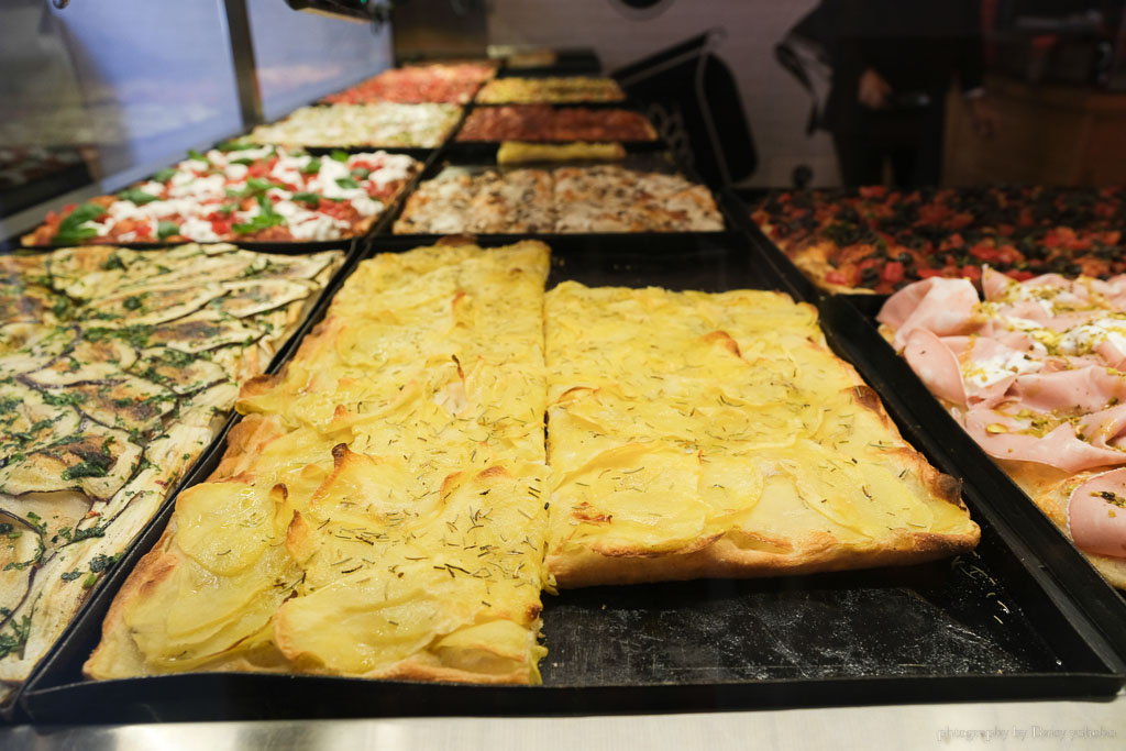 羅馬平價披薩！Alice Pizza，秤重計算的羅馬式披薩，便宜又好吃的酥脆餅皮！