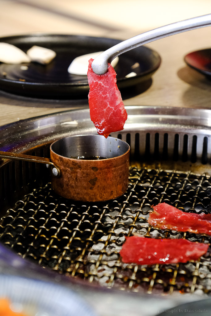 山鯨燒肉-漢口店》台中人氣燒肉，超華麗A5和牛寶箱，免費和服體驗讓人一秒到日本！