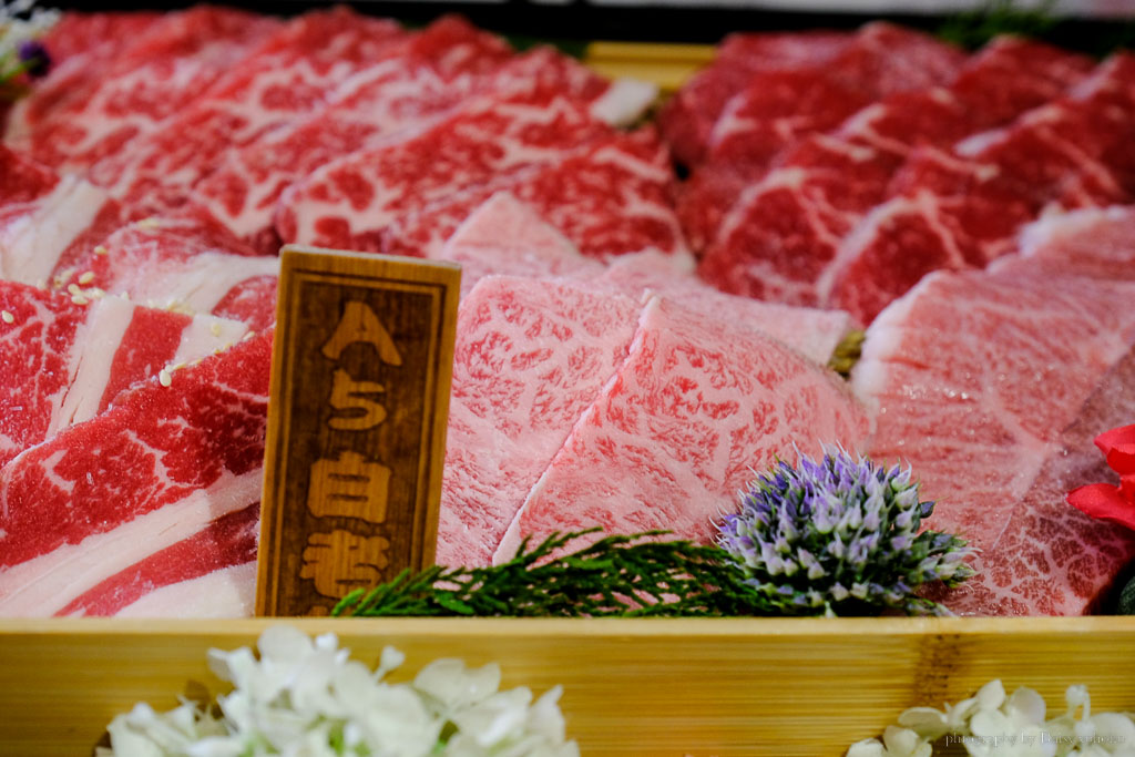 山鯨燒肉-漢口店》台中人氣燒肉，超華麗A5和牛寶箱，免費和服體驗讓人一秒到日本！