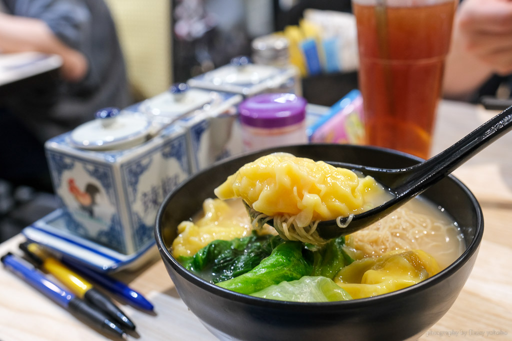 澳門路環人氣美食》路環碼頭麵館，招牌魚翅湯麵，十分濃郁好喝的上湯！