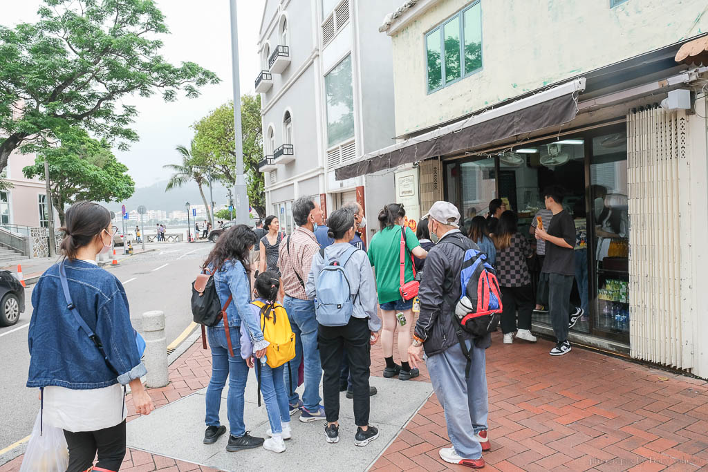 路環安德魯餅店》澳門超夯蛋塔店，光路環就開了四間店，一個MOP11，伴手禮必買！