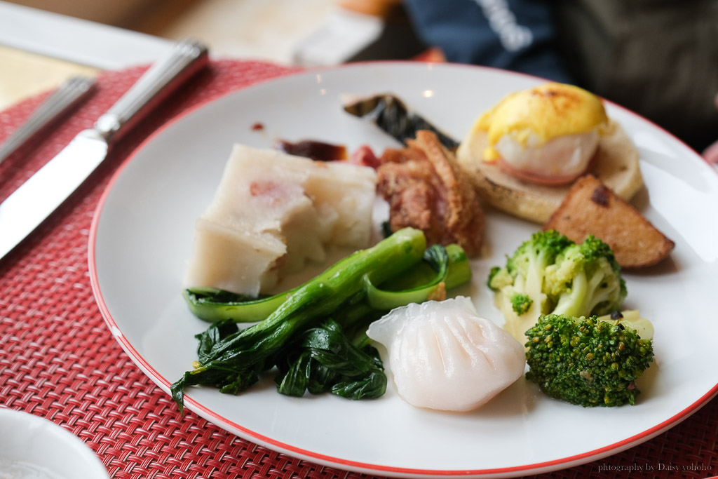 永利皇宮早餐》咖啡苑自助餐，現煎蛋料理、現煮麵食，麵包、蛋糕選擇超多樣！