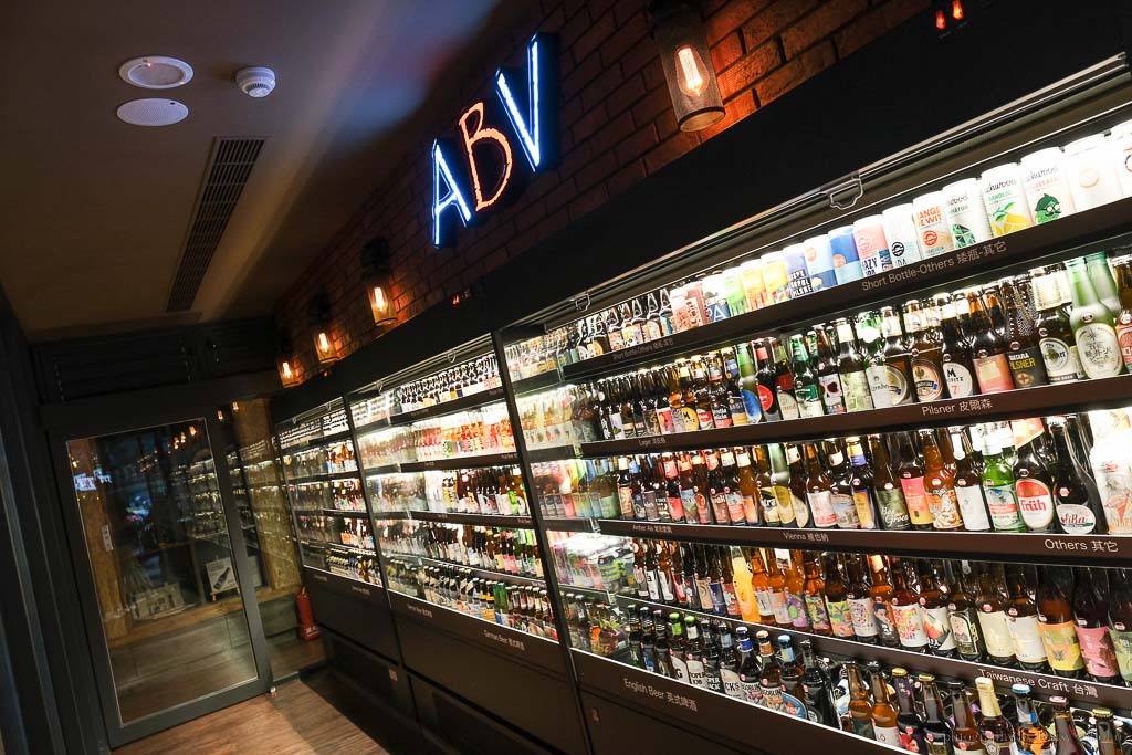 台中西區美食|ABV地中海餐酒館》700款世界精釀啤酒,運動轉播不限時用餐 台中西區美食|ABV地中海餐酒館》700款世界精釀啤酒,運動轉播不限時用餐