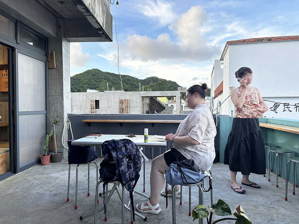 蘭嶼泰式美食餐廳｜東清以斯拉商店｜無敵海景近東清夜市，夜晚越夜越美麗