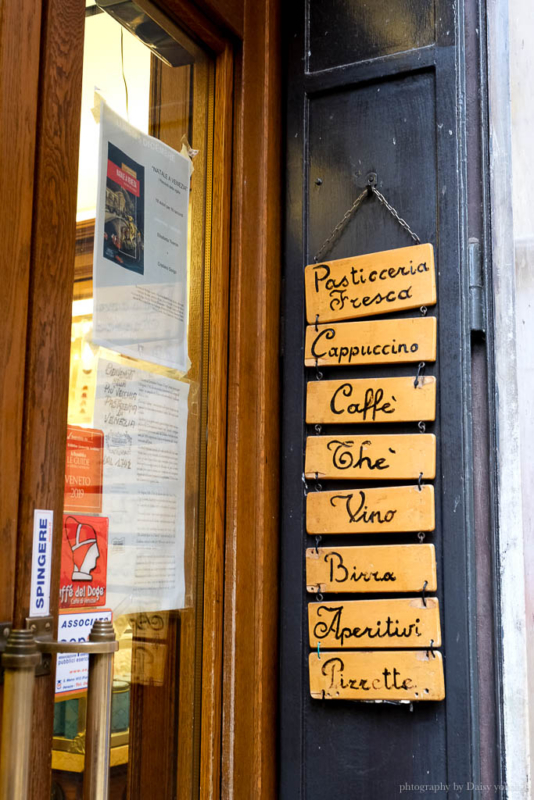 威尼斯最古老咖啡館 Pasticceria Rizzardini，熱巧克力也太好喝，威尼斯特色糕點這都有！