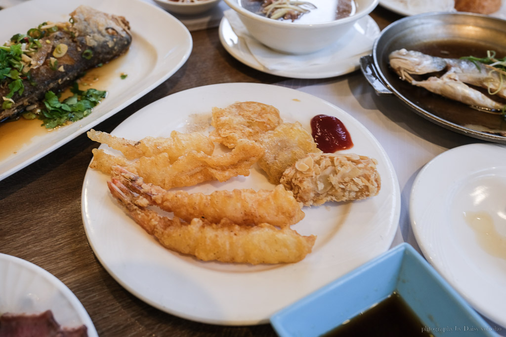 台南大飯店一泊二食》豪華套房開箱，歐式自助餐現點現做，吃好又吃滿。