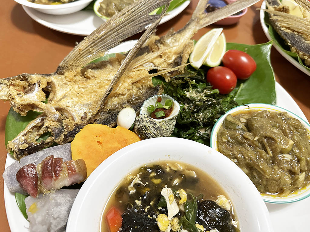 蘭嶼隱藏版飛魚美食》老椰食堂達悟族風味餐，椰油部落在地食材蘭嶼原住民美食