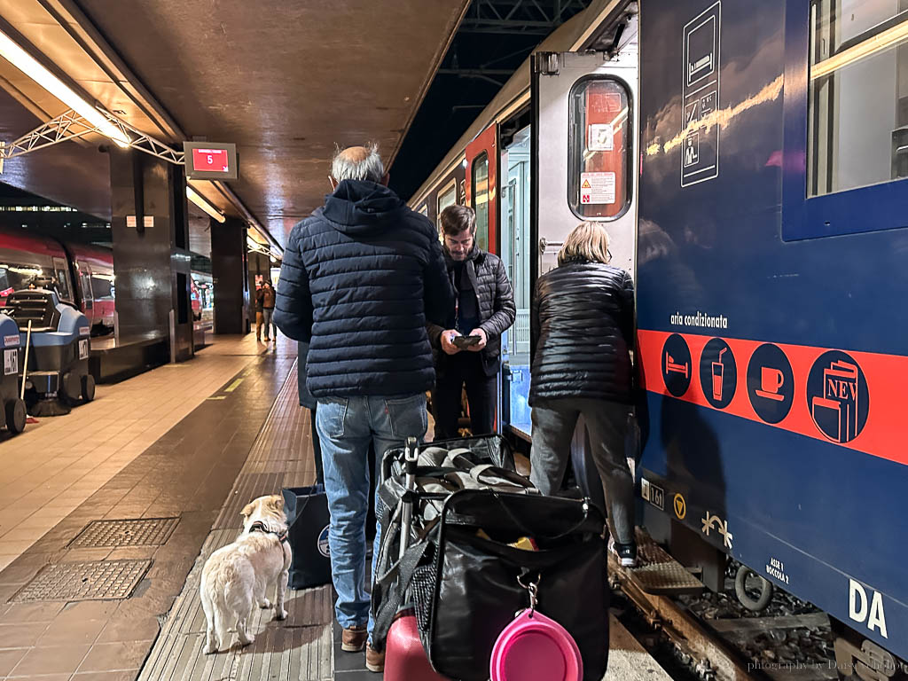 義大利火車臥鋪》羅馬➝威尼斯，火車上的雙人房，用一夜的移動晃到另一座城市