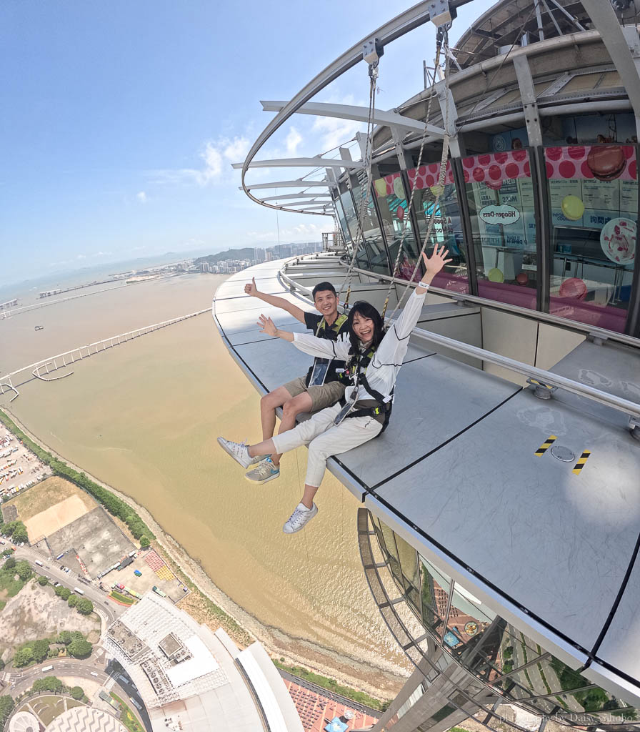 澳門旅遊塔空中漫步 Skywalk｜半空中行走俯瞰澳門，挑戰膽量好好玩！