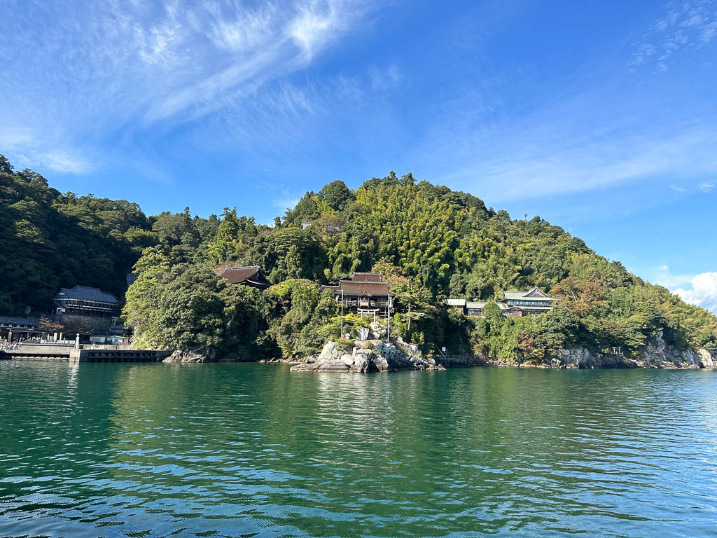 日本琵琶湖一日遊》百年國寶彥根城與搭船探訪神明居住的竹生島，吸收滿滿能量