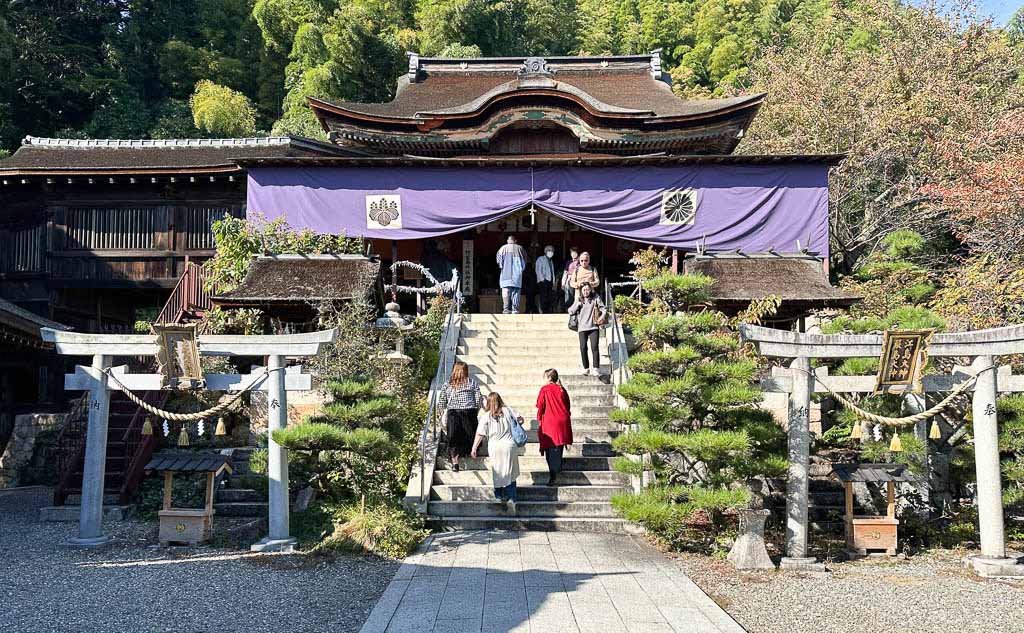 琵琶湖一日遊》百年國寶彥根城與搭船探訪神明居住的竹生島，吸收滿滿能量