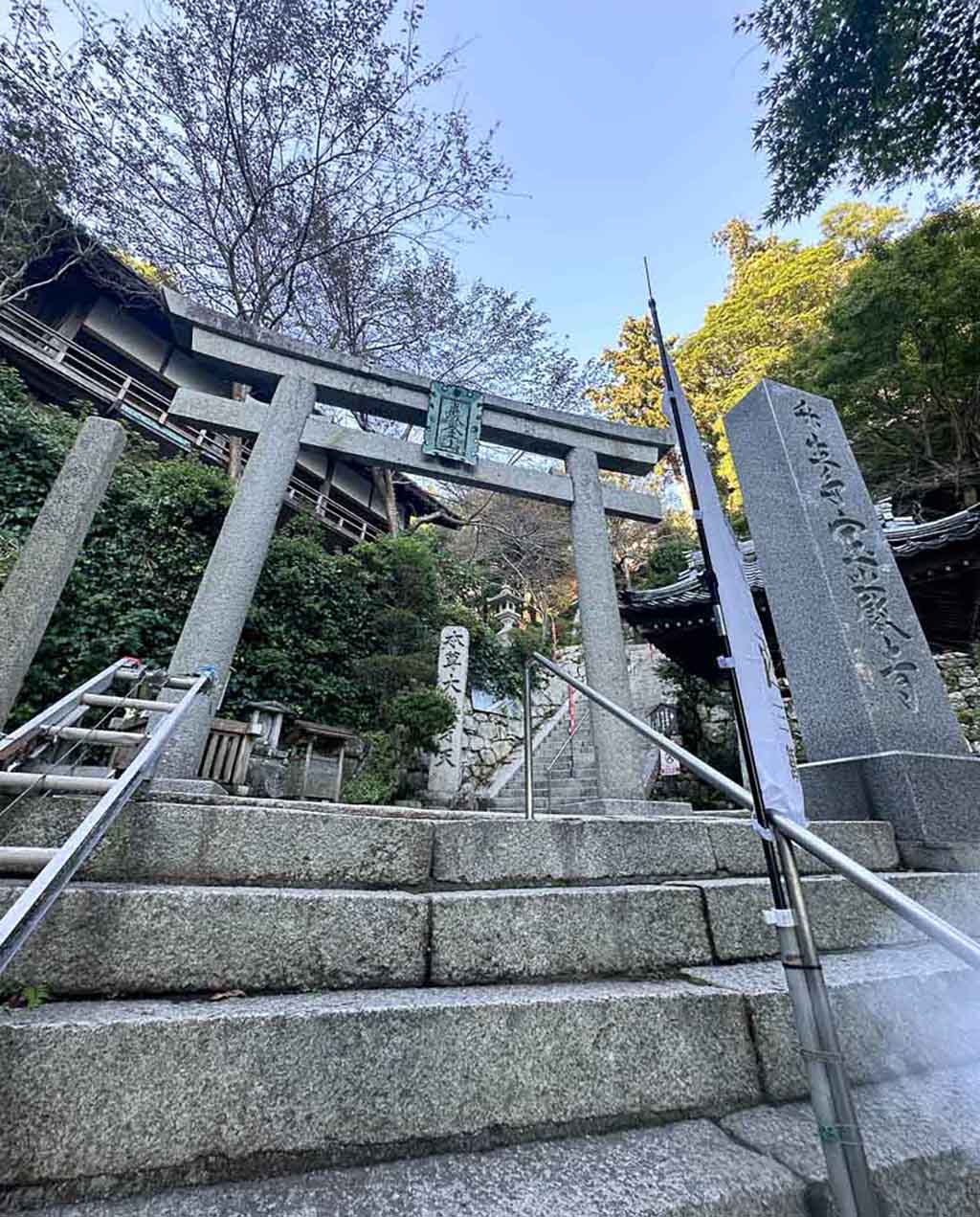 琵琶湖一日遊》百年國寶彥根城與搭船探訪神明居住的竹生島，吸收滿滿能量