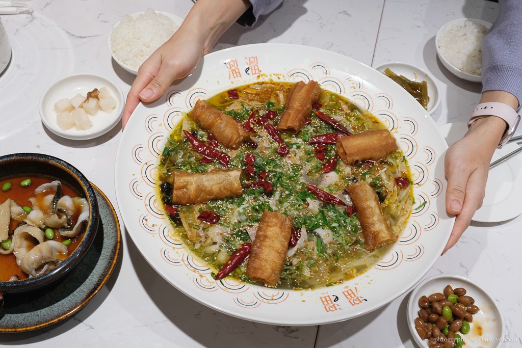 溜溜酸菜魚專賣店, 高雄巨蛋附近美食, 巨蛋站美食, 高雄酸菜魚, 漢來美食, 溜溜酸菜魚富民店, 溜溜酸菜魚訂位, 溜溜酸菜魚分店