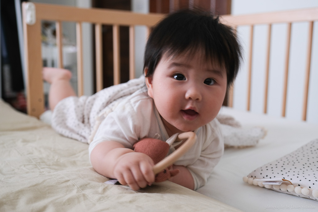 嬰兒房佈置分享｜質感育兒選物組合推薦，朶玫黎 Tomali 好眠3件組-米蘭暖陽杏開箱分享