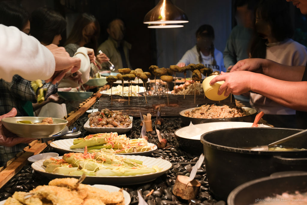 蟬說：霧繞一泊二食｜櫻花季綻放粉紅圍繞、雲海相依的豪華帳篷、露營車體驗！