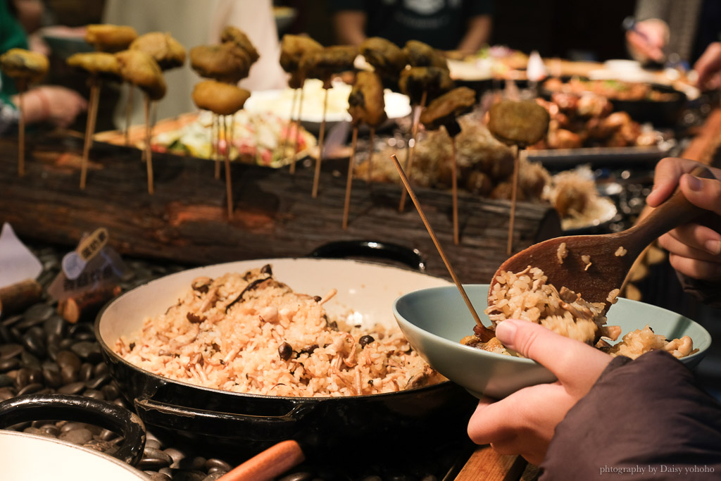 蟬說：霧繞一泊二食｜富士櫻圍繞、雲海相依的豪華帳篷、露營車體驗！