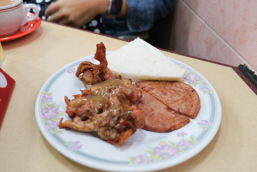 香港早餐, 香港美食, 生記粥品專家, 生記粥品推薦, 生記牛肉豬潤粥, 上環美食, 米其林推薦美食