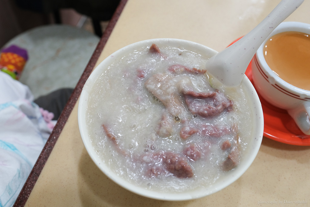 香港早餐推薦｜生記粥品專家，米其林推薦的40年老店，推豬肉牛肉粥！